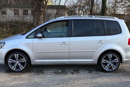 VW Touran 218.000 km 6.700 &euro; Knetzgau 97478