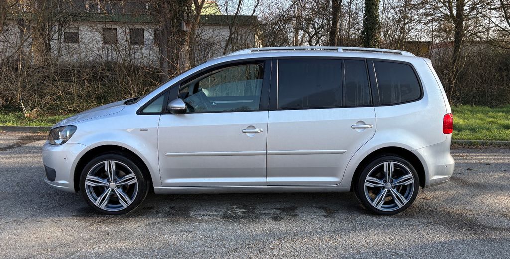 VW Touran 218.000 km 6.700 &euro; Knetzgau 97478