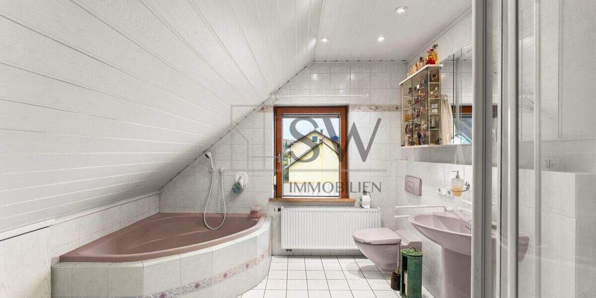 Einfamilienhaus Burgebrach - 9 Zimmer, 227 m&sup2;, 550.000&euro; | Angebot:25685831