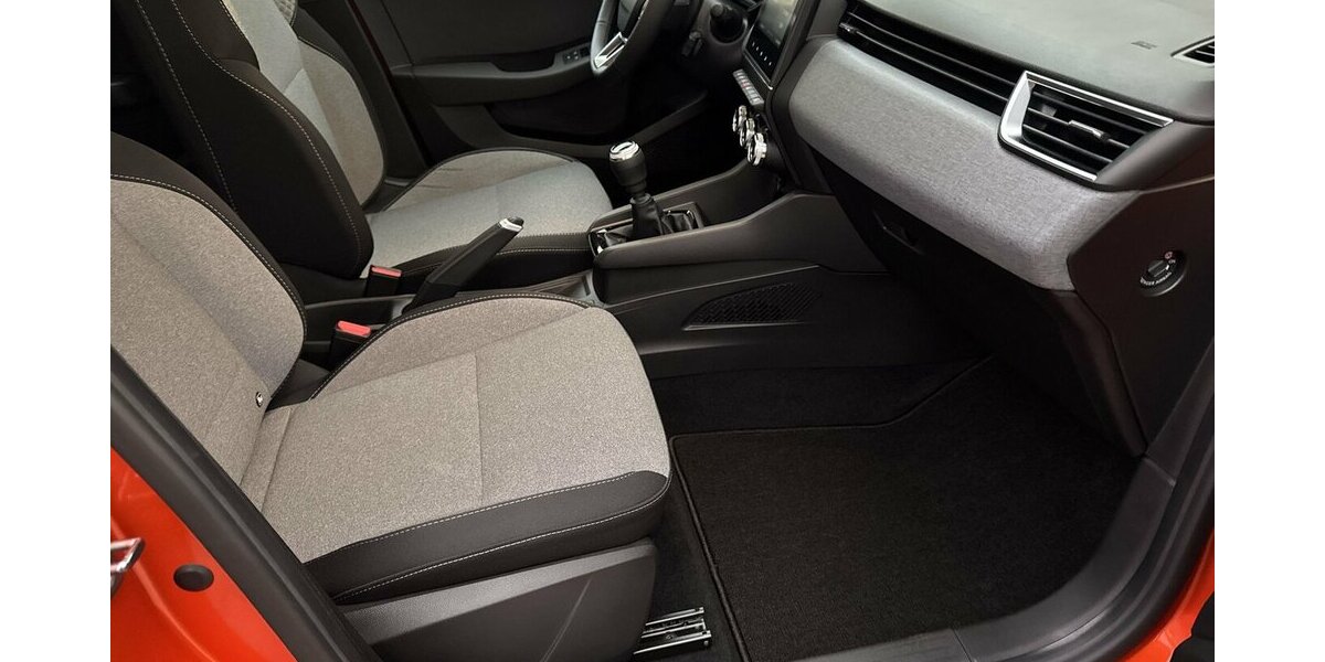 Renault Clio TCE Evolution *LED/Navi-App/Kamera/PDC/SHZG* 2.584 km 16.890 &euro; Bamberg 96052