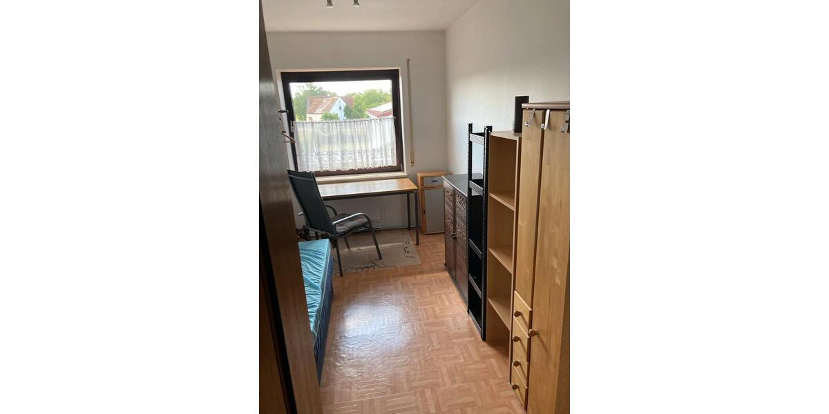 Etagenwohnung Uehlfeld - 1 Zimmer, 450&euro; | Angebot:21324312