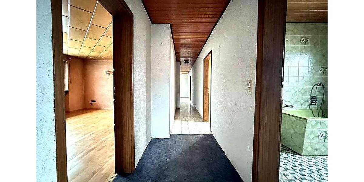 Einfamilienhaus Scheßlitz - 8 Zimmer, 315 m&sup2;, 189.000&euro; | Angebot:26636938