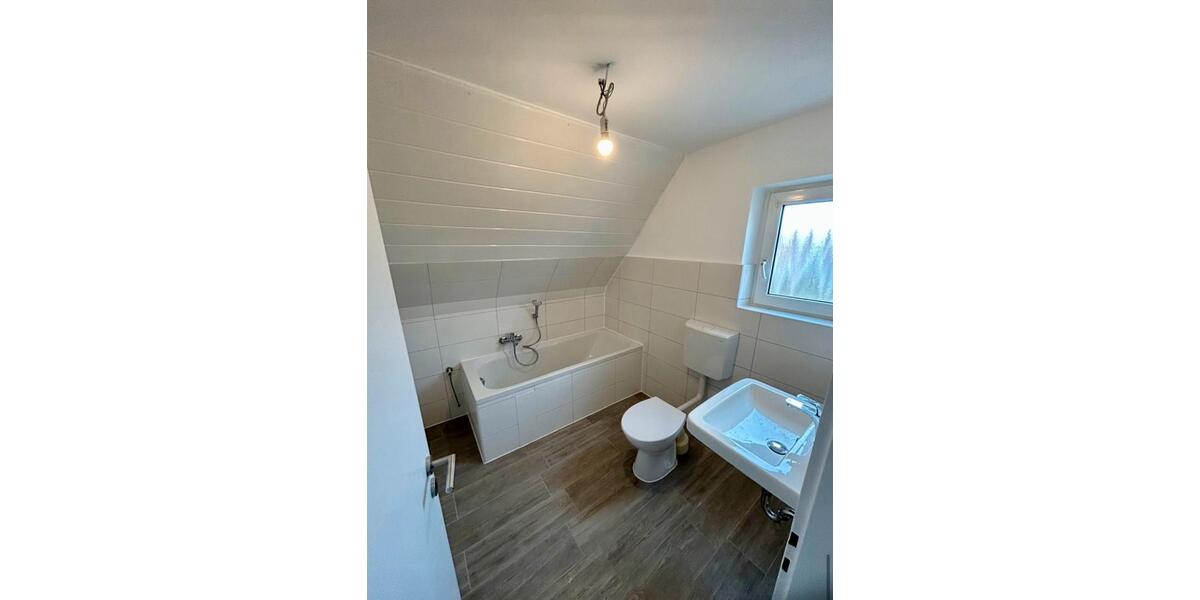 Dachgeschoßwohnung Forchheim - 3 Zimmer, 60 m&sup2;, 800&euro; | Angebot:25209886