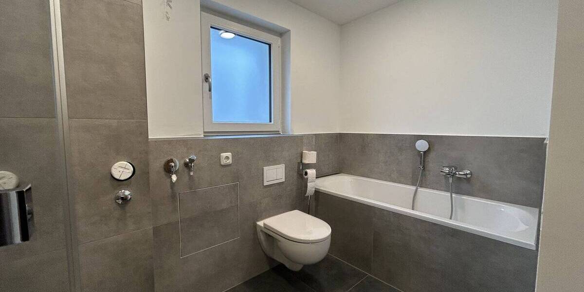 Etagenwohnung Forchheim Reuth - 3 Zimmer, 90 m&sup2;, 1.100&euro; | Angebot:26766638