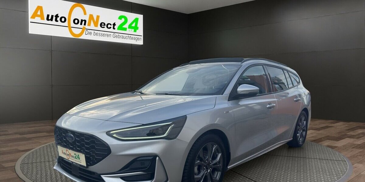 Ford Focus Turnier ST-Line X*Aut./Pano/AHK/Navi/SHZG/PD 17.607 km 22.490 &euro; Bamberg 96052