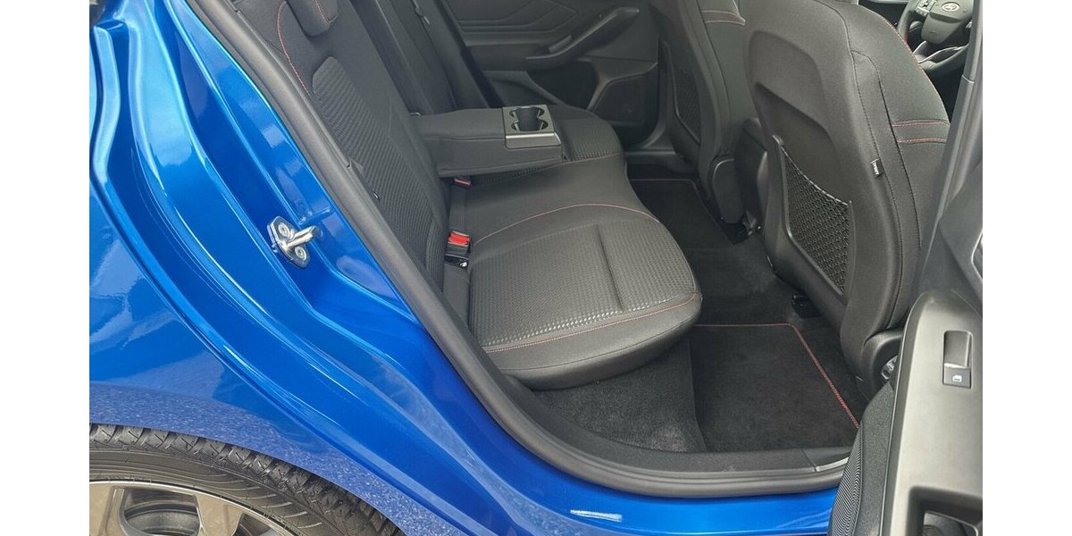 Ford Focus Turnier ST-Line X *AHK//Head-up/Navi/SHZG/PD 10.269 km 22.490 &euro; Bamberg 96052