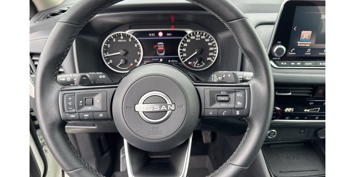 Nissan Qashqai Accenta *Xtronic/SHZG/Navi-App/Kamera/ICC/ 23.631 km 23.380 &euro; Bamberg 96052