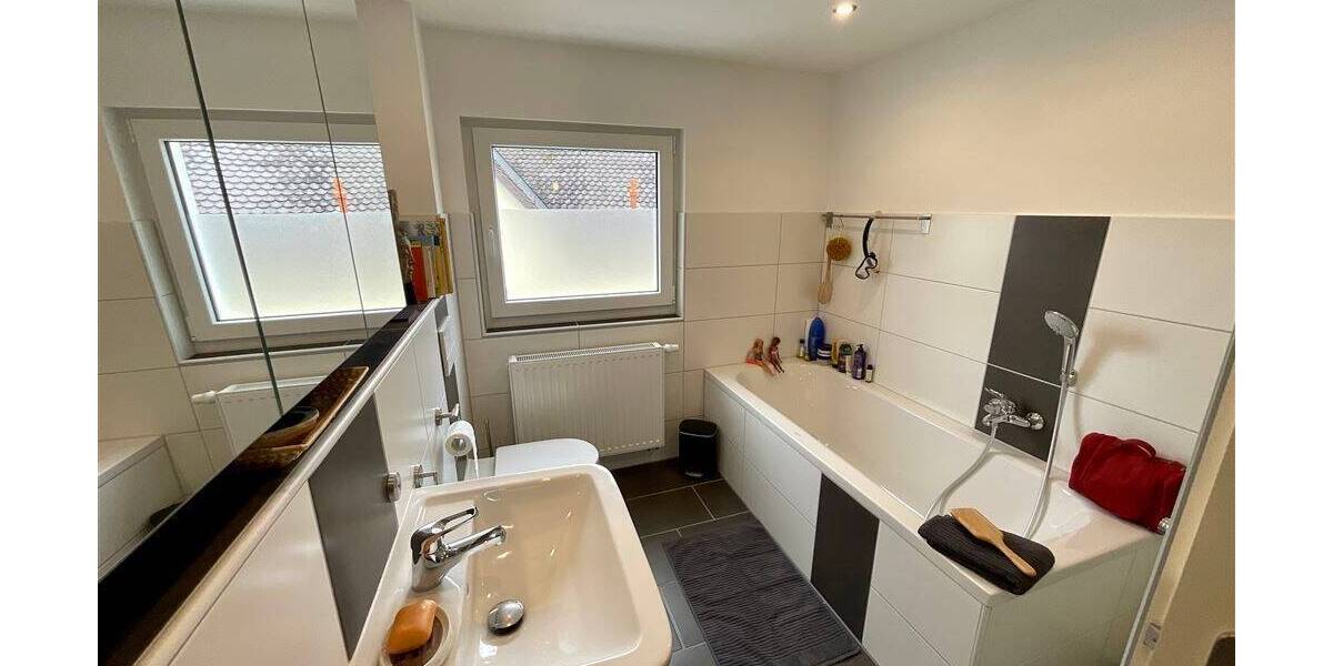 Einfamilienhaus Stegaurach - 8 Zimmer, 184 m&sup2;, 1.450&euro; | Angebot:26289657