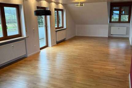 Wohnung Rattelsdorf - 4 Zimmer, 126 m&sup2;, 900&euro; | Angebot:26831800