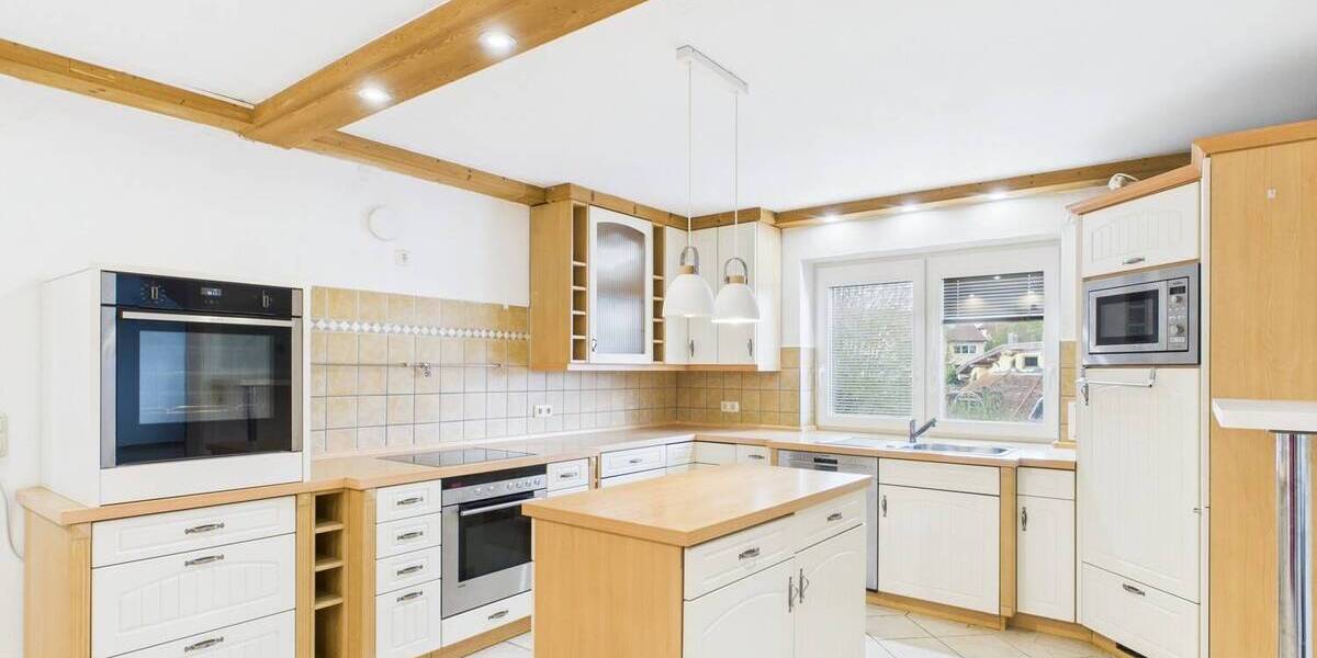 Einfamilienhaus Rentweinsdorf - 7 Zimmer, 218 m&sup2;, 495.000&euro; | Angebot:25696959