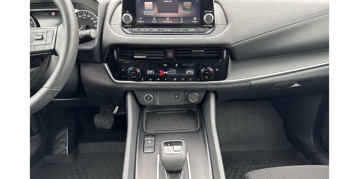 Nissan Qashqai Accenta *Xtronic/SHZG/Navi-App/Kamera/ICC/ 23.631 km 23.380 &euro; Bamberg 96052