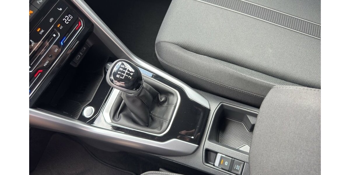 VW T-Roc 1.5 TSi Life Business *LED/Navi/ACC/SHZG/Tot 4.126 km 26.990 &euro; Bamberg 96052