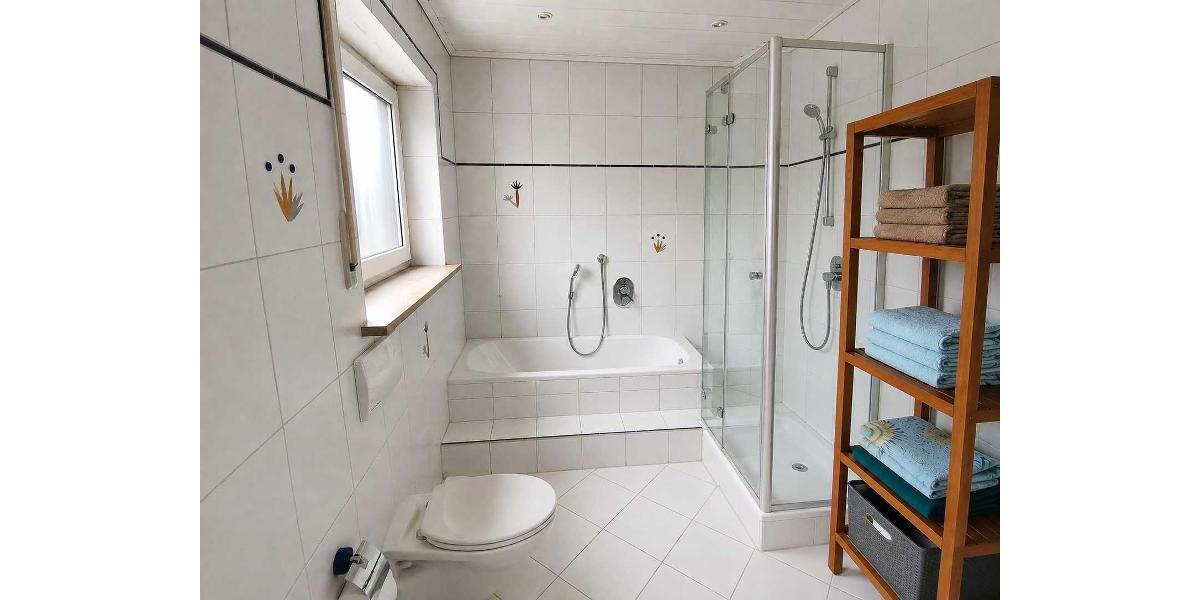 3 Zi. Wohnung im EG mit Terrasse, Gartenmktbenutzung und Garage - Etagenwohnung Hessdorf | Angebot:27314099