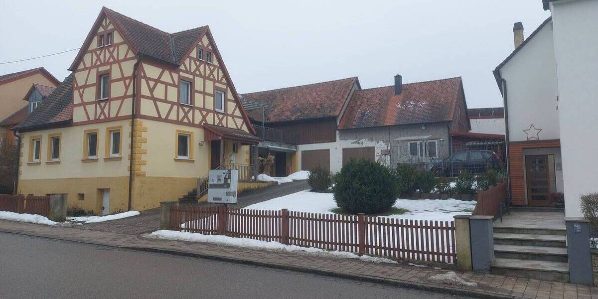 Mehrfamilienhaus, Wohnhaus Eggolsheim Kauernhofen - 6 Zimmer, 137 m&sup2;, 310.000&euro; | Angebot:26044210
