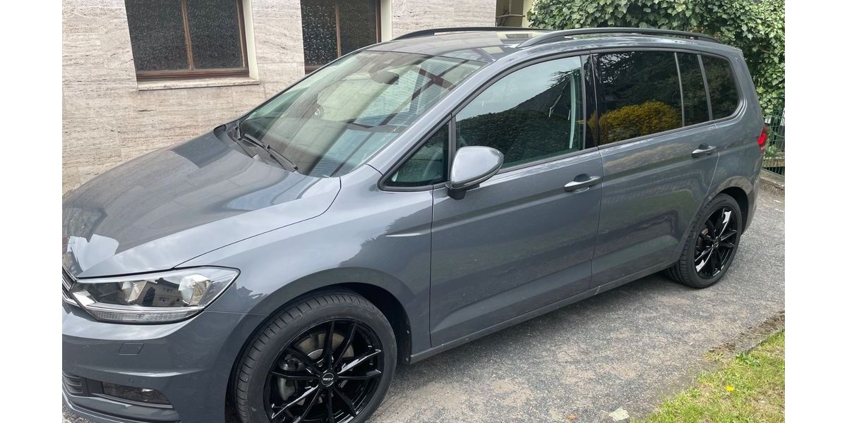 VW Touran 54.500 km 29.999 &euro; Forchheim 91301