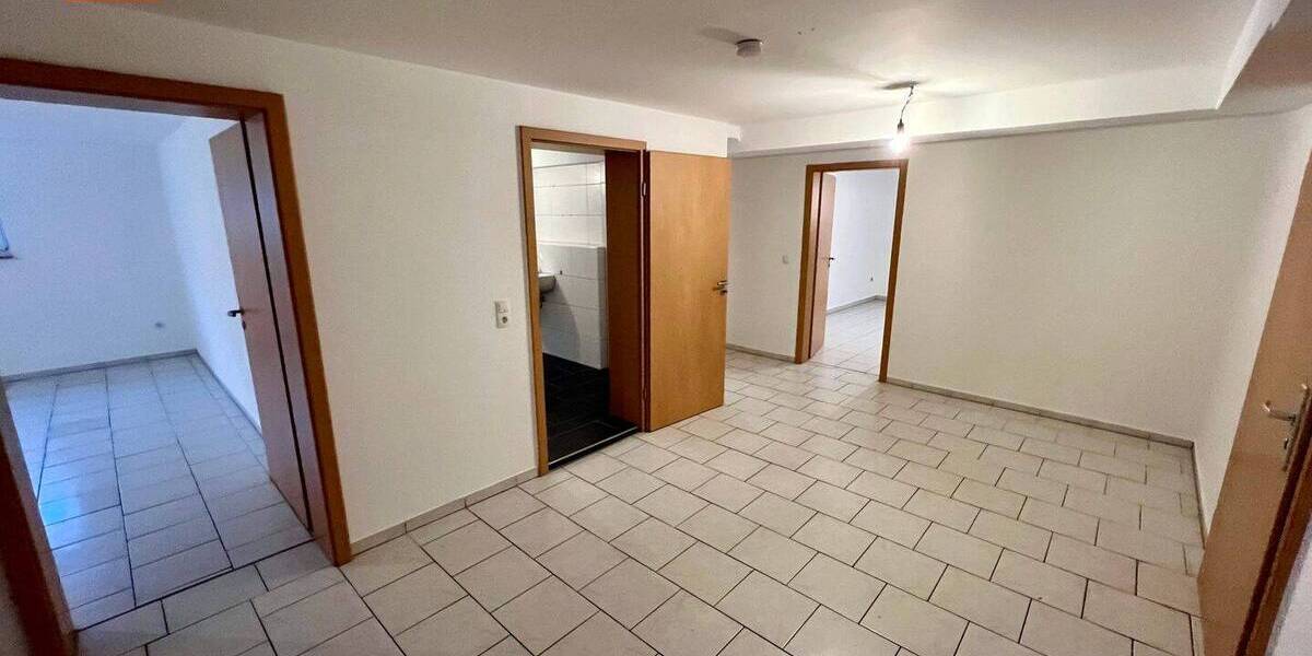Etagenwohnung Gundelsheim - 4 Zimmer, 126 m&sup2;, 750&euro; | Angebot:26217597