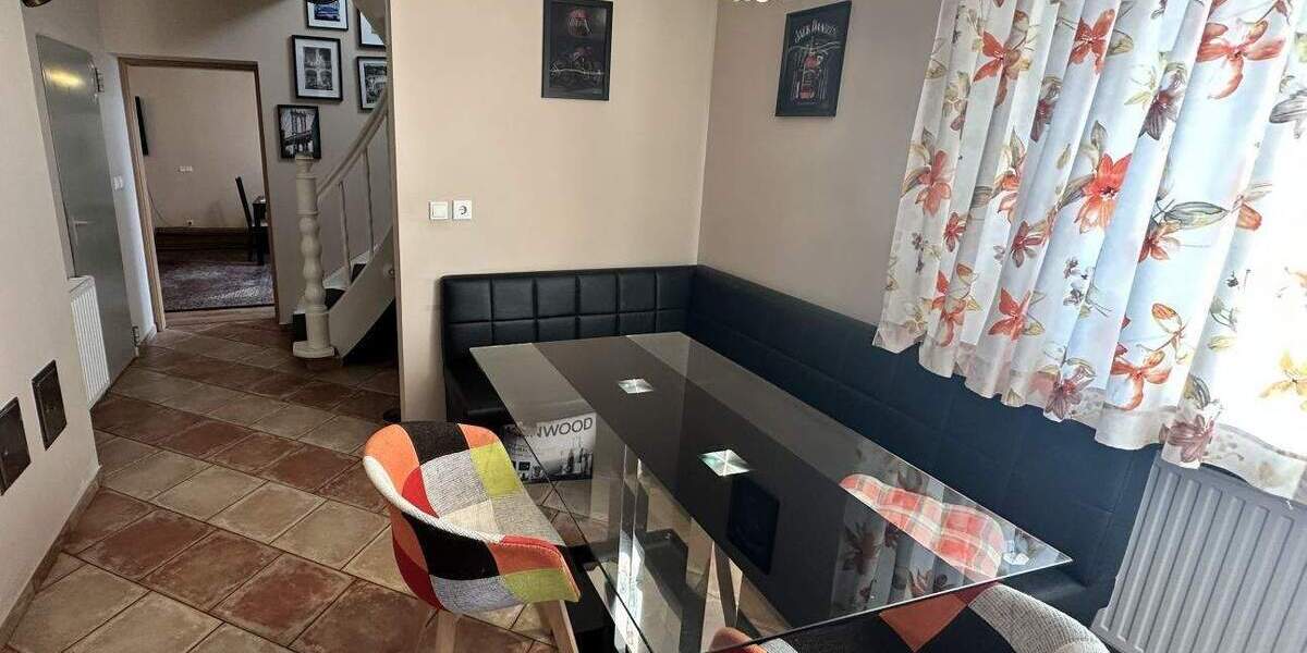 Einfamilienhaus Schlüsselfeld - 5 Zimmer, 130 m&sup2;, 349.000&euro; | Angebot:25678154