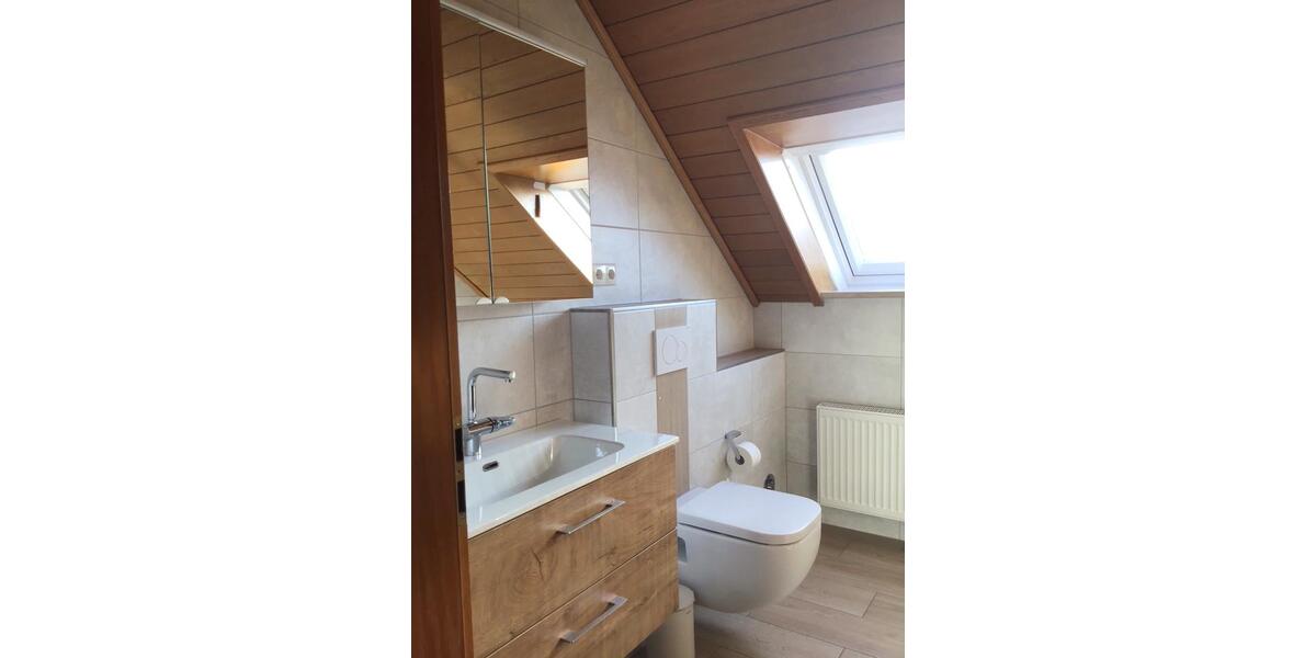 Dachgeschoßwohnung Ebensfeld - 3 Zimmer, 84 m&sup2;, 960&euro; | Angebot:25641080