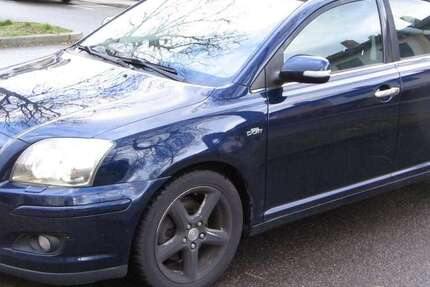 Toyota Avensis 226.000 km 2.100 &euro; Ebern 96106