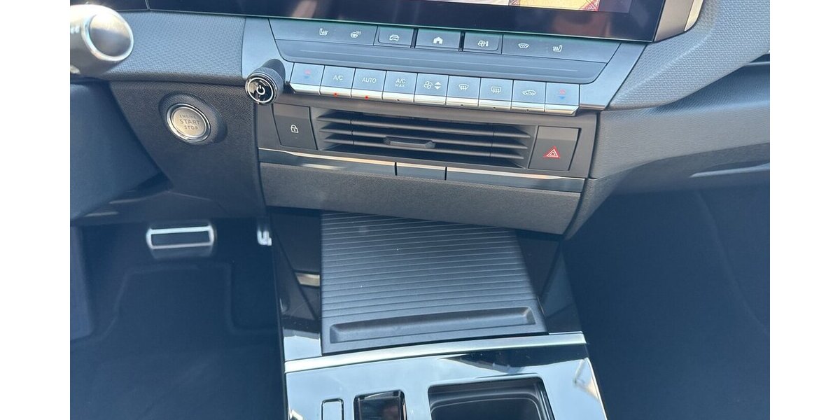 Opel Astra L ST GS *AHK/Head-up/Navi/LED/Winterpaket/36 12.495 km 24.480 &euro; Bamberg 96052