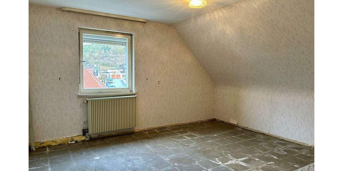 Einfamilienhaus Schlüsselfeld Aschbach - 9 Zimmer, 210 m&sup2;, 198.000&euro; | Angebot:25862875