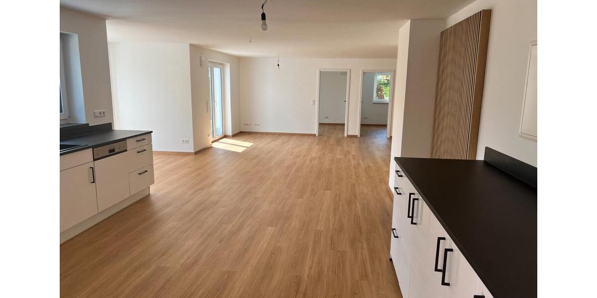 Etagenwohnung Adelsdorf - 5 Zimmer, 123 m&sup2;, 1.600&euro; | Angebot:26464645