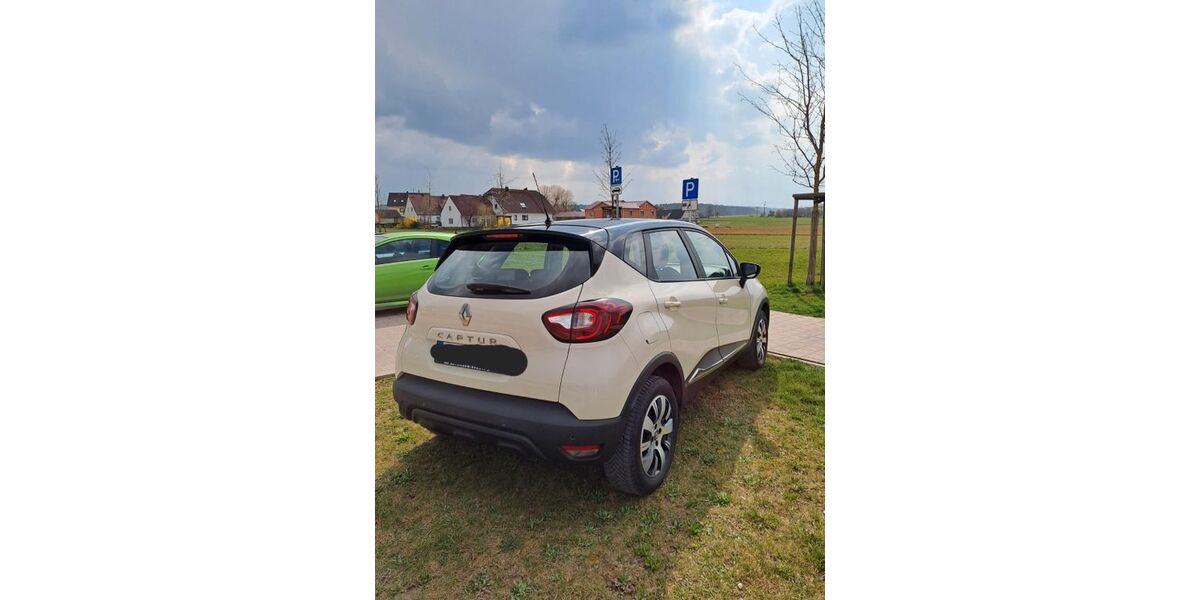 Renault Captur 98.600 km 8.750 &euro; Adelsdorf 91325