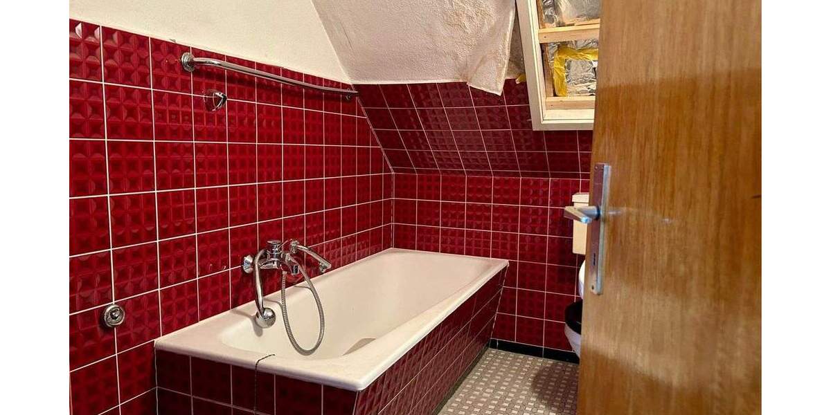 Einfamilienhaus Schlüsselfeld Aschbach - 9 Zimmer, 210 m&sup2;, 198.000&euro; | Angebot:25862875