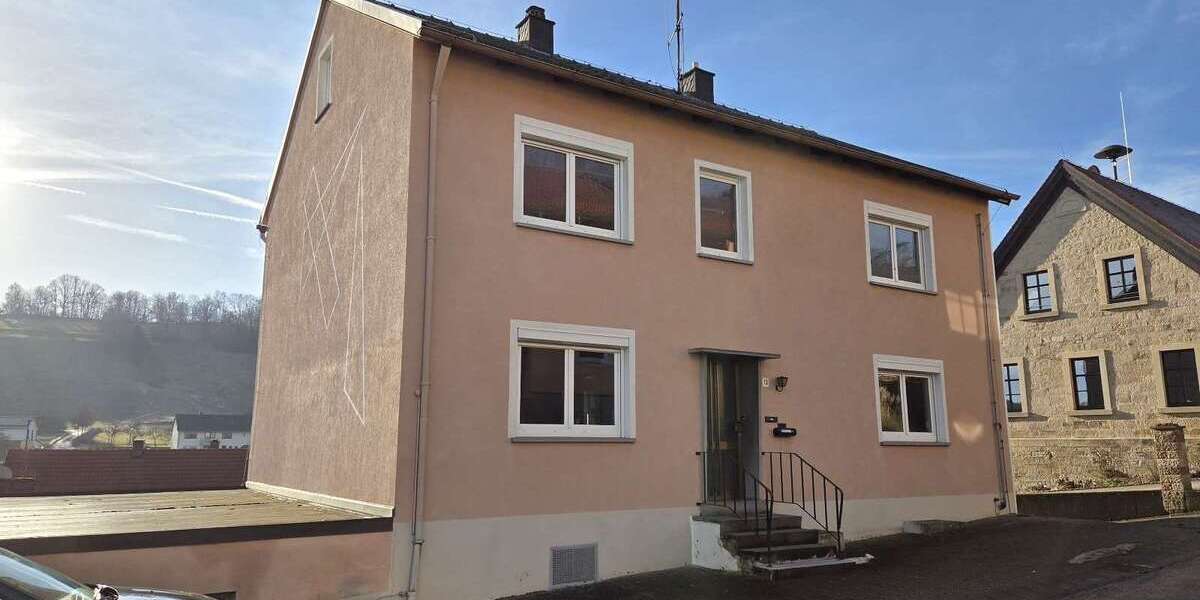 Einfamilienhaus Oberaurach - 6 Zimmer, 165 m&sup2;, 230.000&euro; | Angebot:25197915