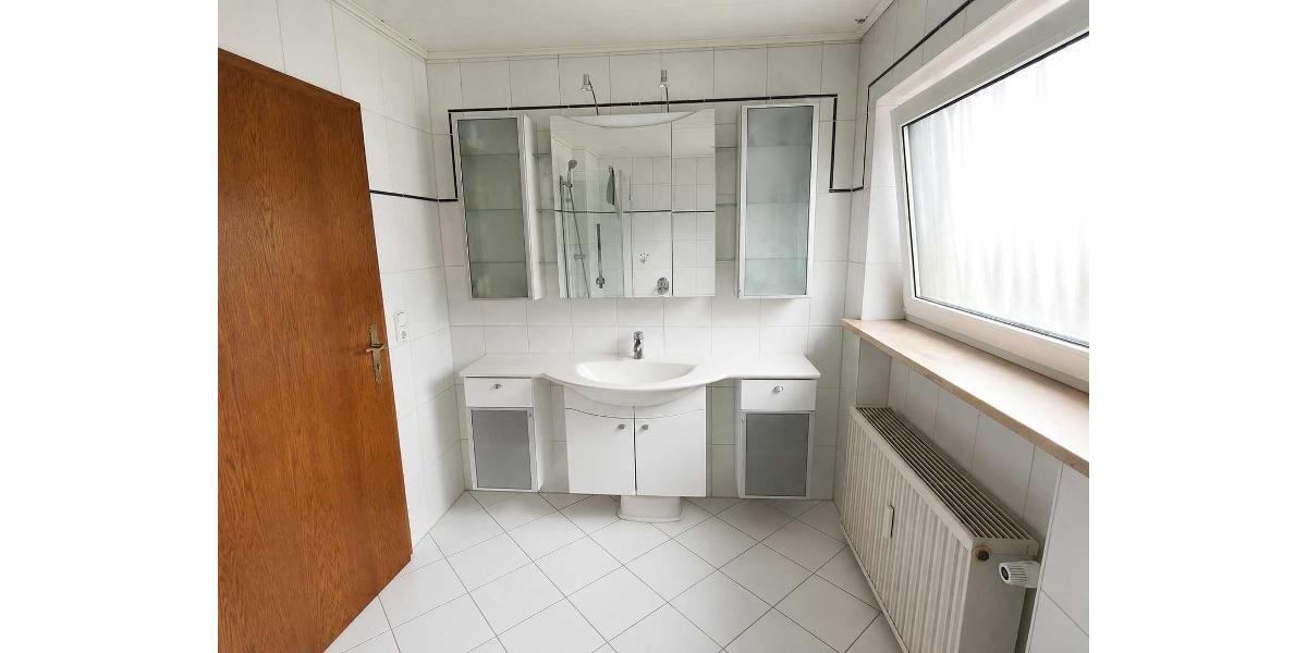3 Zi. Wohnung im EG mit Terrasse, Gartenmktbenutzung und Garage - Etagenwohnung Hessdorf | Angebot:27314099