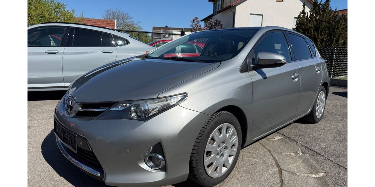 Toyota Auris 195.000 km 6.999 &euro; Knetzgau 97478