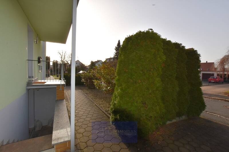 Doppelhaushälfte Adelsdorf - 8 Zimmer, 207 m&sup2;, 425.000&euro; | Angebot:26488135