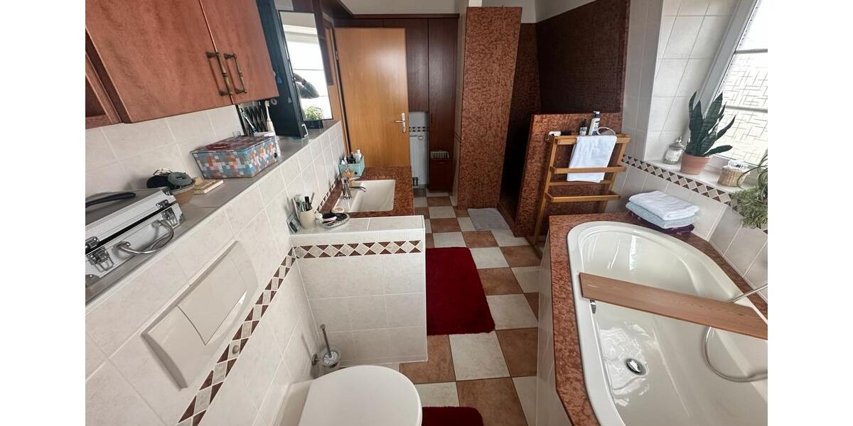 Einfamilienhaus Burghaslach - 6 Zimmer, 220 m&sup2;, 645.000&euro; | Angebot:26121712