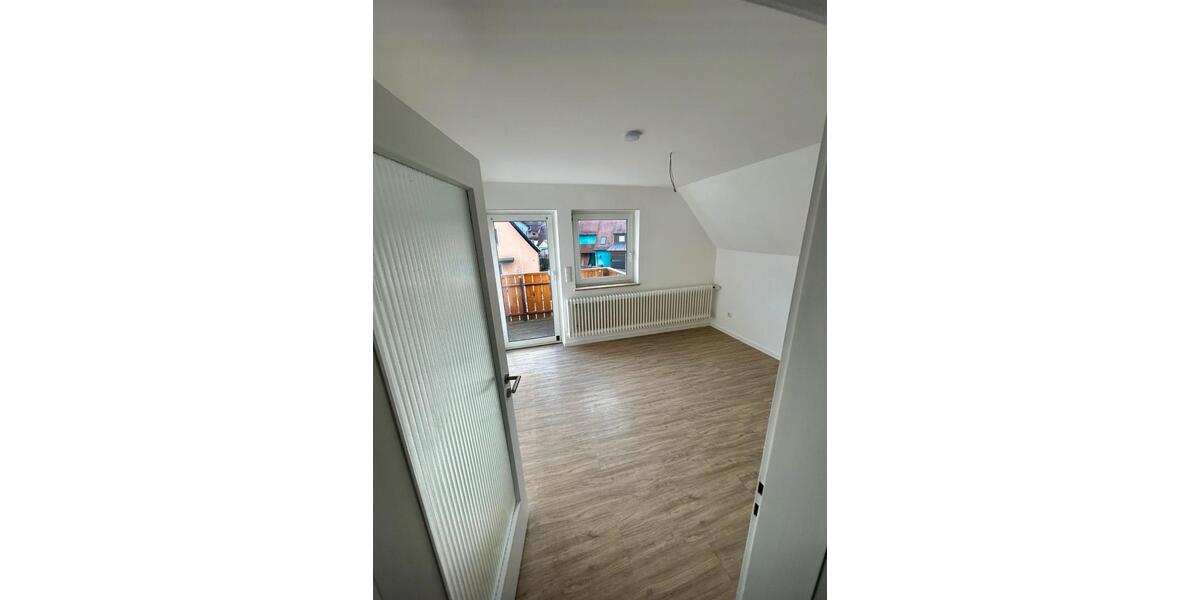 Dachgeschoßwohnung Forchheim - 3 Zimmer, 60 m&sup2;, 800&euro; | Angebot:25209886