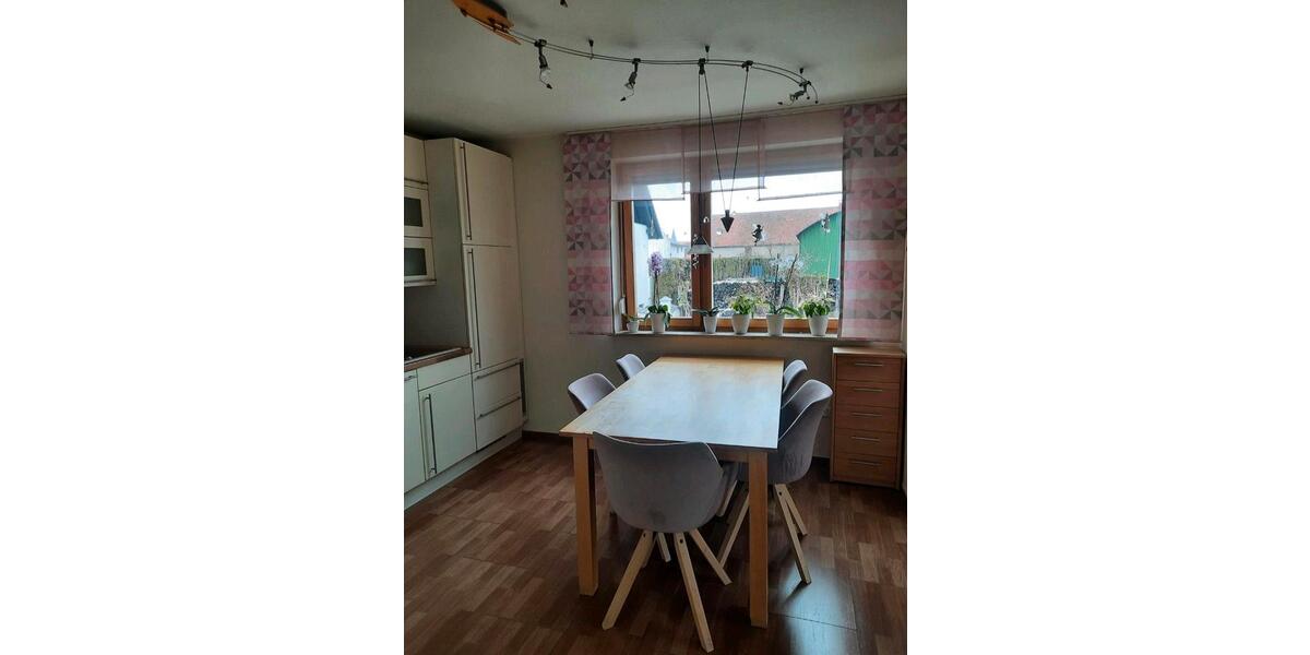 Mehrfamilienhaus, Wohnhaus Schlüsselfeld - 8 Zimmer, 195 m&sup2;, 450.000&euro; | Angebot:25868388