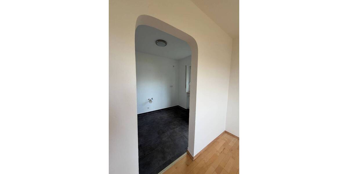 Etagenwohnung Adelsdorf - 4 Zimmer, 106 m&sup2;, 950&euro; | Angebot:26833691