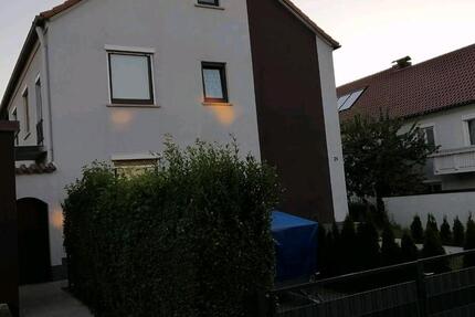 Haus Ebern - 10 Zimmer, 277 m&sup2;, 570.000&euro; | Angebot:27230322