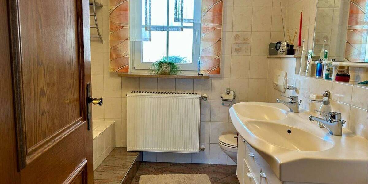 Einfamilienhaus Pommersfelden Sambach - 8 Zimmer, 144 m&sup2;, 399.000&euro; | Angebot:26015812