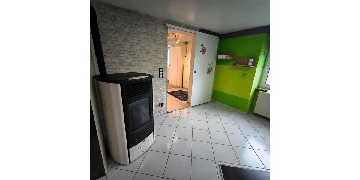 Einfamilienhaus Burgebrach - 8 Zimmer, 235 m&sup2;, 225.000&euro; | Angebot:26777158