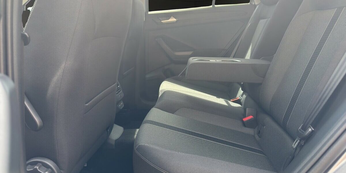 VW T-Roc 1.5 TSi Life Business *LED/Navi/ACC/SHZG/Tot 4.126 km 26.990 &euro; Bamberg 96052