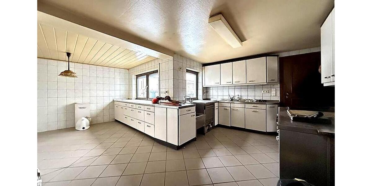 Einfamilienhaus Scheßlitz - 8 Zimmer, 315 m&sup2;, 189.000&euro; | Angebot:26636938