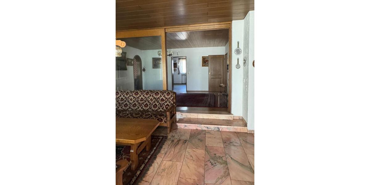 Bungalow Knetzgau - 9 Zimmer, 190 m&sup2;, 370.000&euro; | Angebot:27185006