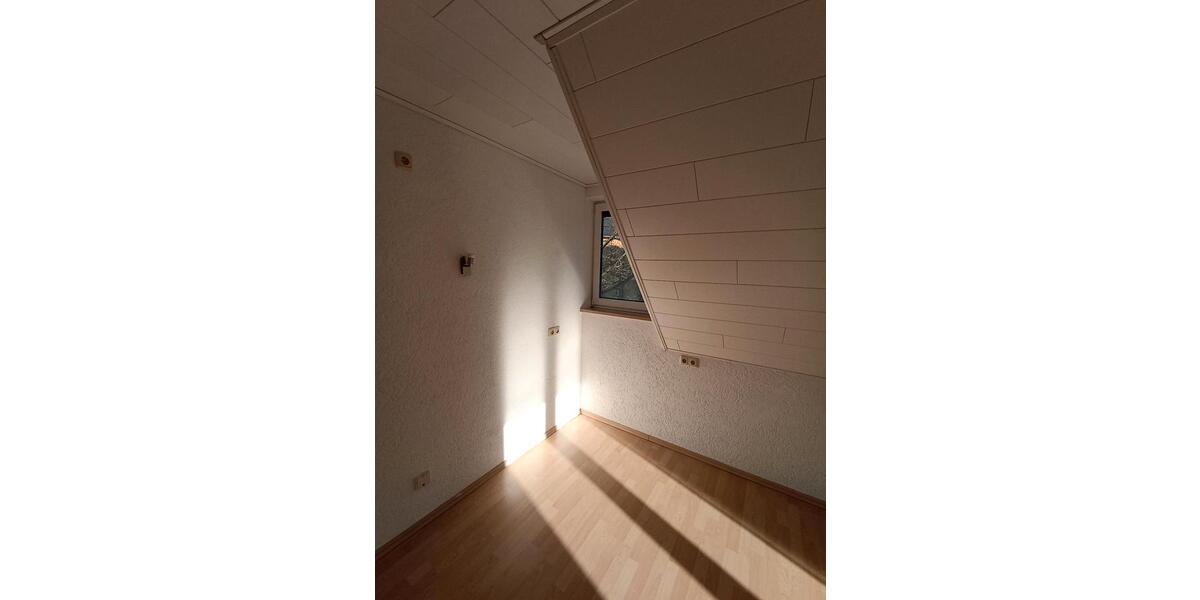 Dachgeschoßwohnung Bad Staffelstein - 3 Zimmer, 70 m&sup2;, 450&euro; | Angebot:25977242