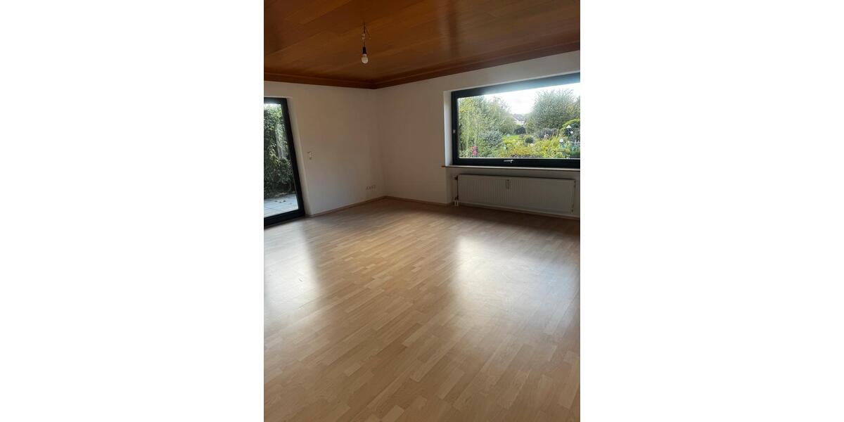 Erdgeschoßwohnung Eggolsheim - 5 Zimmer, 120 m&sup2;, 1.200&euro; | Angebot:25994496