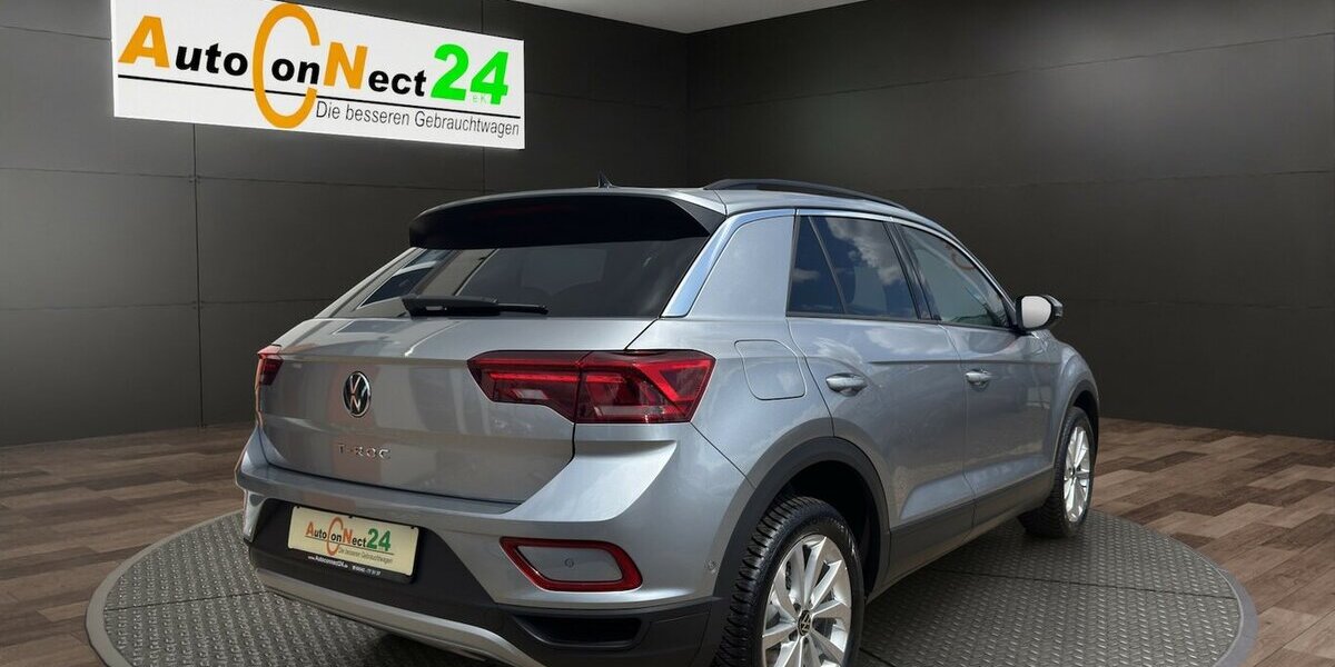 VW T-Roc 1.5 TSi Life Business *LED/Navi/ACC/SHZG/Tot 4.126 km 26.990 &euro; Bamberg 96052