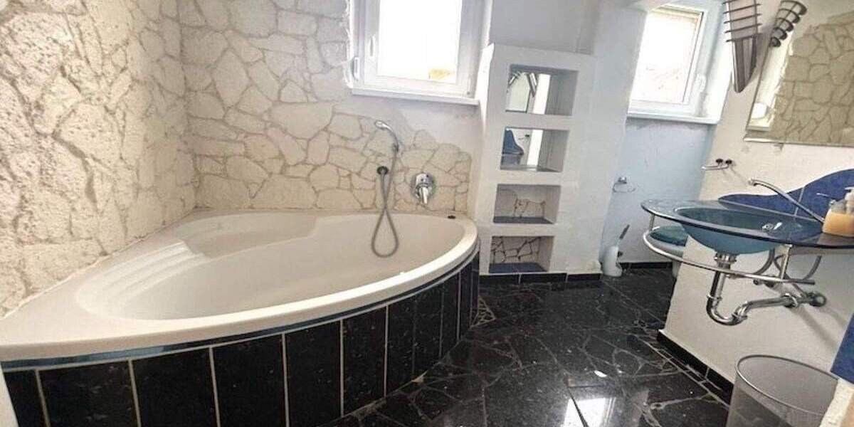 Mehrfamilienhaus, Wohnhaus Strullendorf - 9 Zimmer, 206 m&sup2;, 389.000&euro; | Angebot:25662851