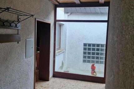 Haus Hallstadt - 11 Zimmer, 450 m&sup2;, 2.000&euro; | Angebot:21621278