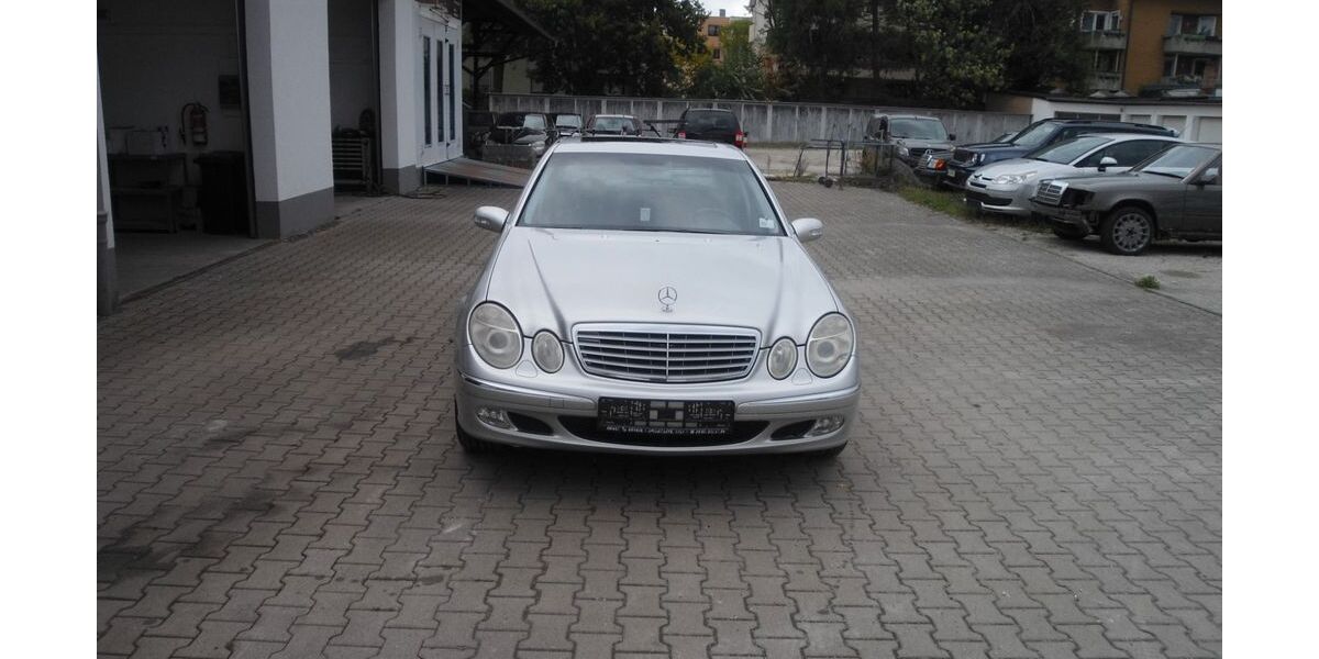 Mercedes-Benz E 320 216.000 km 6.999 &euro; Bamberg 96052