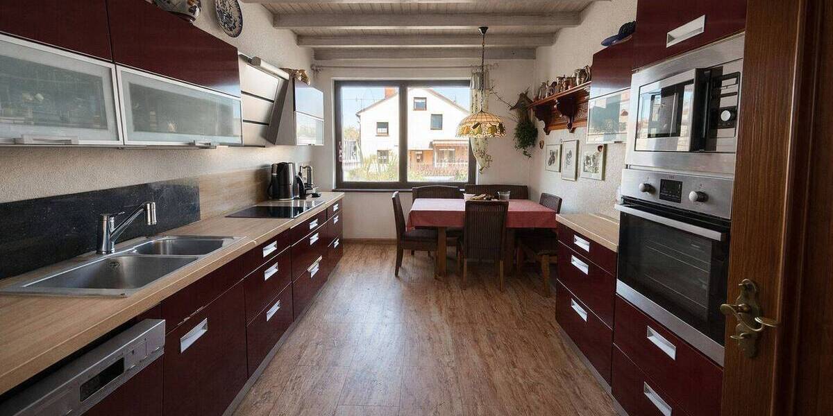 Einfamilienhaus Baunach - 9 Zimmer, 273 m&sup2;, 495.000&euro; | Angebot:26154527
