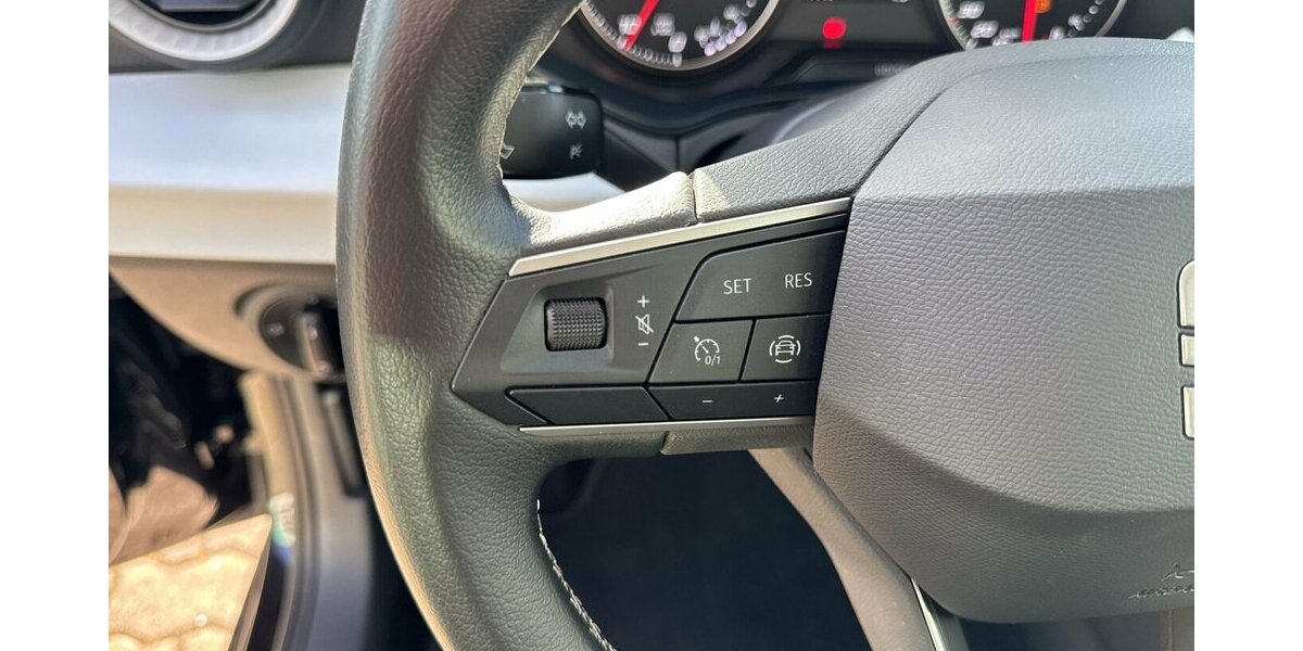 Seat Arona Style *Navi-App/SHZG/LED/Kamera/PDC* 18.609 km 16.980 &euro; Bamberg 96052